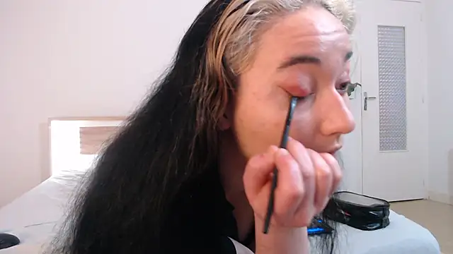 Crystal-dreamt online show from 03/03/25, 08:16