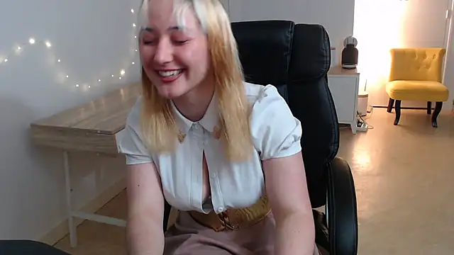 Crystal-dreamt online show from 09/14/25, 08:46