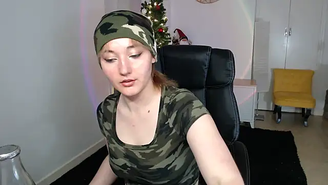 Crystal-dreamt online show from 11/19/25, 09:42