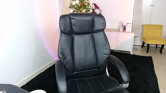 Crystal-dreamt online show from 12/21/25, 01:18