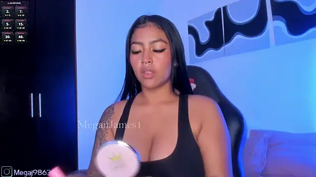 meganjames1 online show from 11/27/25, 01:46