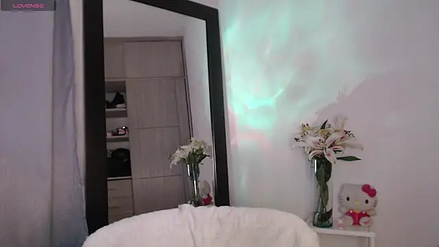 Snapshot of cristal_sexybody chatting on 02/18/25, 04:26 cristal sexybody online show from 02/18/25, 04:26