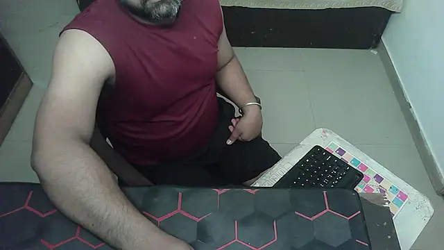 Snapshot of rentarob chatting on 05/16/26, 03:36 rentarob online show from 05/16/26, 03:36