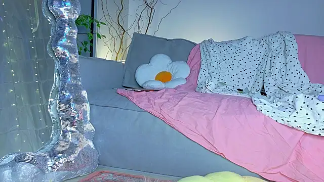 lina stones online show from 05/06/26, 03:39