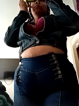 Snapshot of Morenitha-XXX chatting on 10/13/25, 12:49 Morenitha-XXX online show from 10/13/25, 12:49