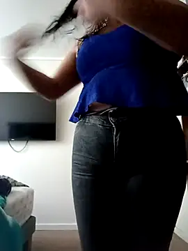 Snapshot of Morenitha-XXX chatting on 10/22/25, 12:38 Morenitha-XXX online show from 10/22/25, 12:38