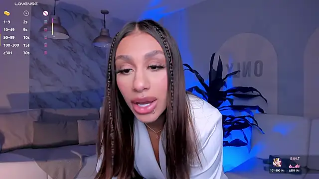 Snapshot of DannaCruz chatting on 02/18/25, 10:47 DannaCruz online show from 02/18/25, 10:47