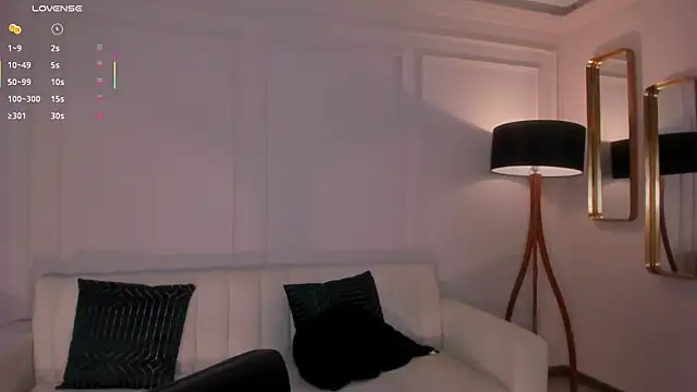 Snapshot of DannaCruz chatting on 03/01/25, 12:39 DannaCruz online show from 03/01/25, 12:39