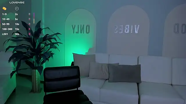 Snapshot of DannaCruz chatting on 03/12/25, 12:20 DannaCruz online show from 03/12/25, 12:20