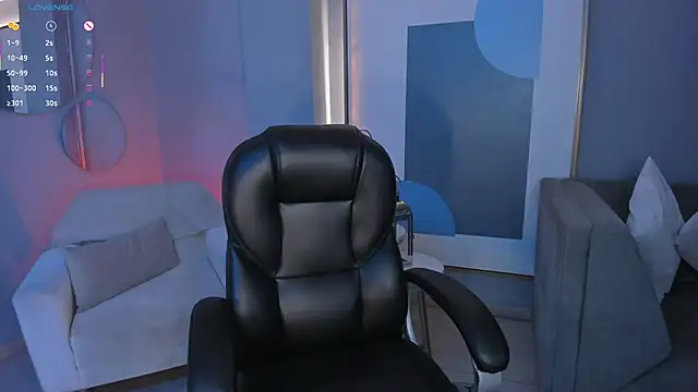 Snapshot of DannaCruz chatting on 11/16/25, 05:07 DannaCruz online show from 11/16/25, 05:07