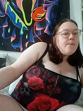Snapshot of Sexycurvyemilyy chatting on 04/09/26, 02:00 Sexycurvyemilyy online show from 04/09/26, 02:00