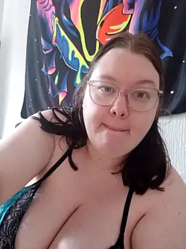 Snapshot of Sexycurvyemilyy chatting on 04/13/26, 03:50 Sexycurvyemilyy online show from 04/13/26, 03:50