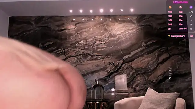 Snapshot of SophiePalmer chatting on 02/19/25, 08:20 SophiePalmer online show from 02/19/25, 08:20