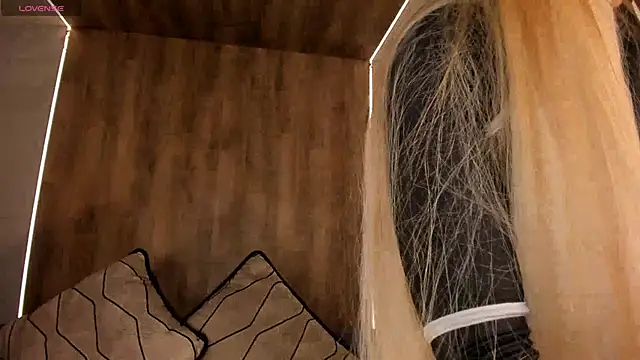 Snapshot of SophiePalmer chatting on 03/18/25, 11:08 SophiePalmer online show from 03/18/25, 11:08