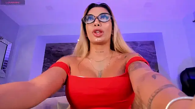 Snapshot of SophiePalmer chatting on 09/22/25, 01:57 SophiePalmer online show from 09/22/25, 01:57