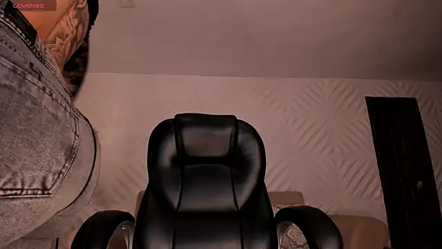 Snapshot of SophiePalmer chatting on 11/21/25, 11:09 SophiePalmer online show from 11/21/25, 11:09