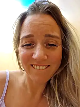 SkyelarSommer online show from 12/08/24, 04:25