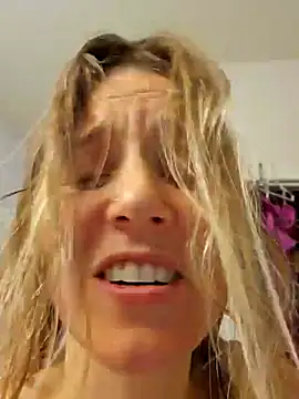 SkyelarSommer online show from 01/05/25, 02:38