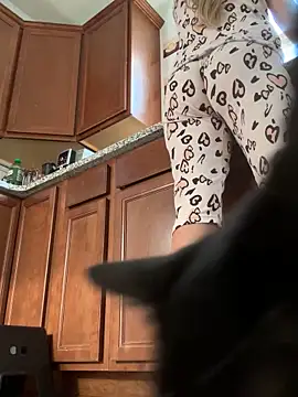 SkyelarSommer online show from 10/21/25, 01:12