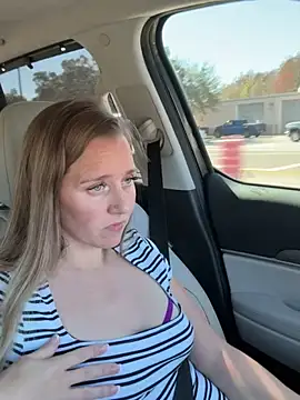 Snapshot of SkyelarSommer chatting on 01/06/26, 05:38 SkyelarSommer online show from 01/06/26, 05:38