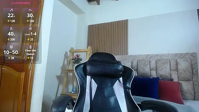 victoria  milf  online show from 02/21/25, 06:37