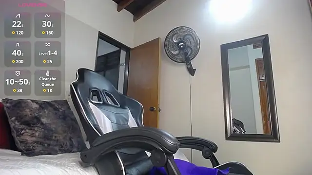 victoria  milf  online show from 03/22/25, 01:43