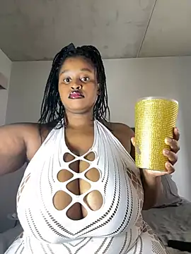 Snapshot of KnockoutBestie chatting on 02/07/25, 07:29 KnockoutBestie online show from 02/07/25, 07:29