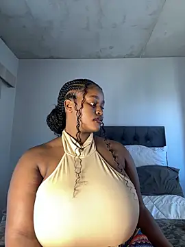 Snapshot of KnockoutBestie chatting on 03/10/25, 07:32 KnockoutBestie online show from 03/10/25, 07:32