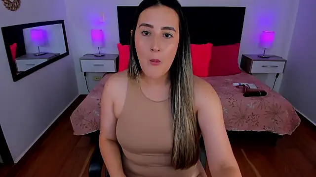 Snapshot of Hanna86 chatting on 10/08/25, 08:28 Hanna86 online show from 10/08/25, 08:28