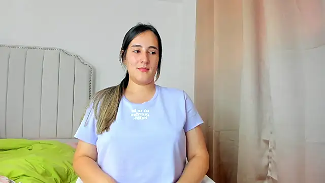 Snapshot of Hanna86 chatting on 11/14/25, 07:34 Hanna86 online show from 11/14/25, 07:34