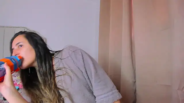 Hanna86 online show from 11/27/25, 08:22