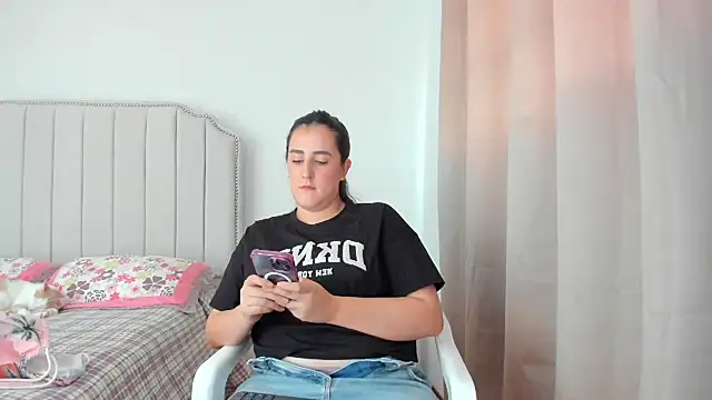 Snapshot of Hanna86 chatting on 01/06/26, 07:17 Hanna86 online show from 01/06/26, 07:17