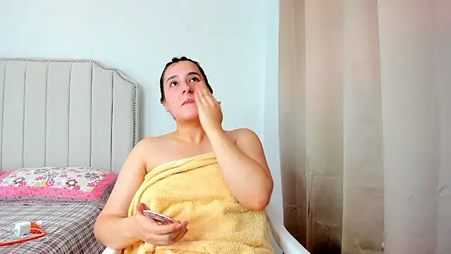 Snapshot of Hanna86 chatting on 01/07/26, 03:47 Hanna86 online show from 01/07/26, 03:47