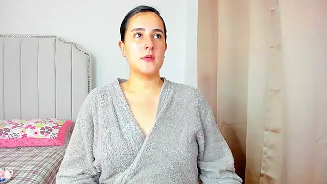 Snapshot of Hanna86 chatting on 01/11/26, 04:45 Hanna86 online show from 01/11/26, 04:45