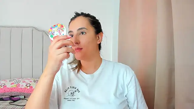 Snapshot of Hanna86 chatting on 01/19/26, 04:22 Hanna86 online show from 01/19/26, 04:22