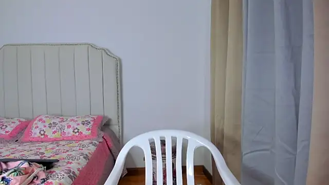 Snapshot of Hanna86 chatting on 03/06/26, 01:13 Hanna86 online show from 03/06/26, 01:13