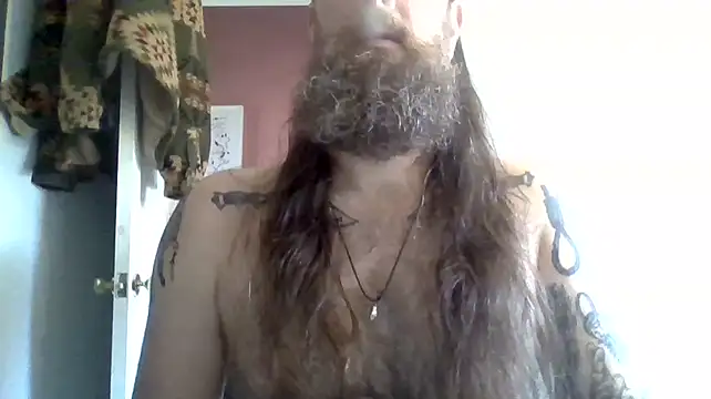 Snapshot of Thrillhouse chatting on 02/28/25, 12:31 Thrillhouse online show from 02/28/25, 12:31