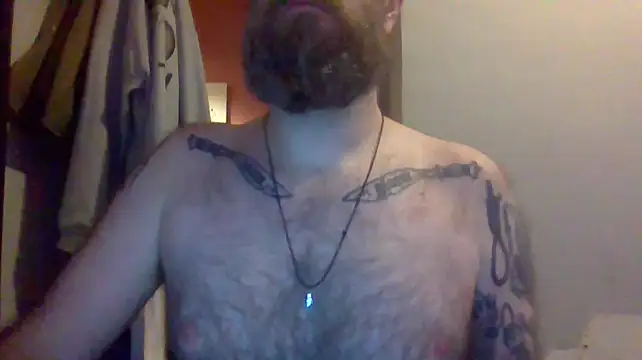 Snapshot of Thrillhouse chatting on 10/27/25, 04:44 Thrillhouse online show from 10/27/25, 04:44