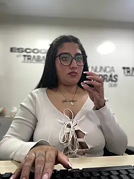 croftsmila online show from 02/02/25, 04:15