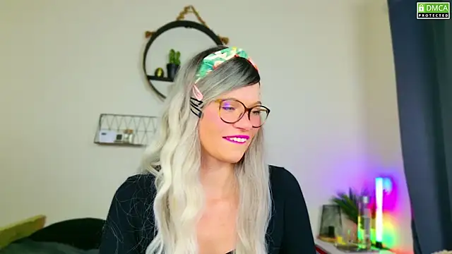 Snapshot of Kittychatte chatting on 12/03/24, 08:28 Kittychatte online show from 12/03/24, 08:28