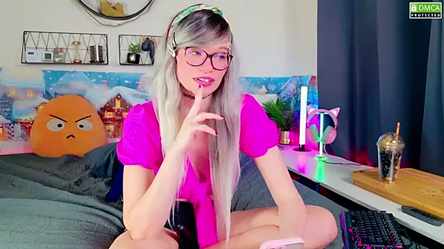 Snapshot of Kittychatte chatting on 01/05/25, 10:21 Kittychatte online show from 01/05/25, 10:21