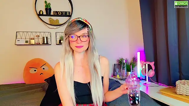 Snapshot of Kittychatte chatting on 01/28/25, 08:15 Kittychatte online show from 01/28/25, 08:15