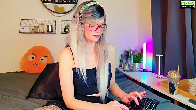 Snapshot of Kittychatte chatting on 02/13/25, 08:45 Kittychatte online show from 02/13/25, 08:45