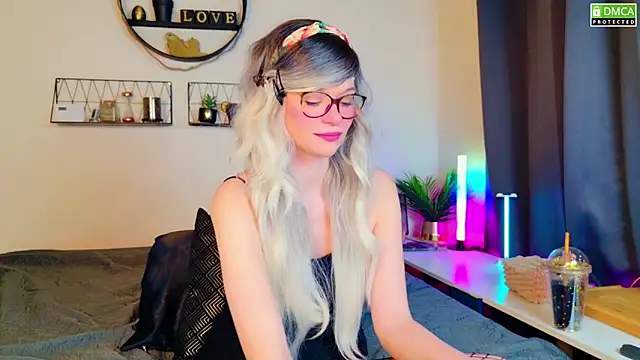 Snapshot of Kittychatte chatting on 02/23/25, 07:44 Kittychatte online show from 02/23/25, 07:44