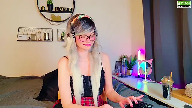 Snapshot of Kittychatte chatting on 03/03/25, 08:54 Kittychatte online show from 03/03/25, 08:54