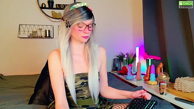 Snapshot of Kittychatte chatting on 03/16/25, 08:54 Kittychatte online show from 03/16/25, 08:54