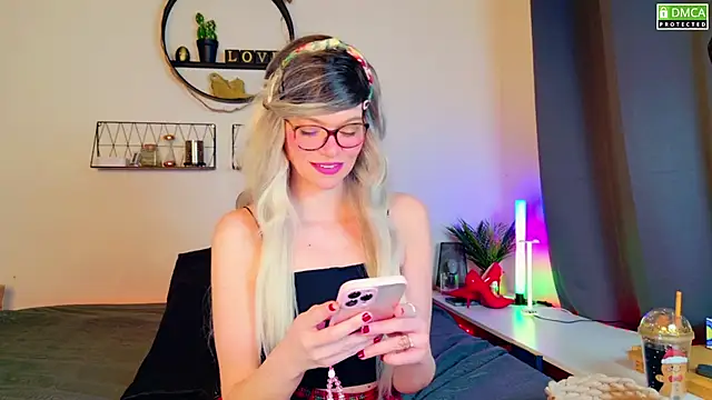 Snapshot of Kittychatte chatting on 03/22/25, 09:02 Kittychatte online show from 03/22/25, 09:02