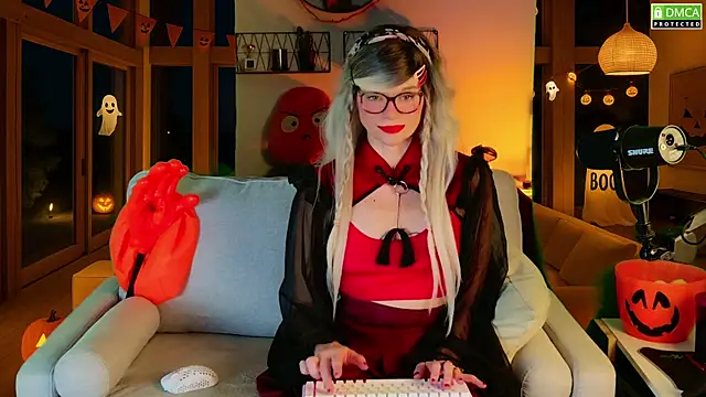 Snapshot of Kittychatte chatting on 10/28/25, 09:06 Kittychatte online show from 10/28/25, 09:06