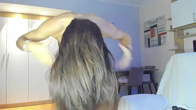 bellahot77 online show from 02/03/25, 04:10