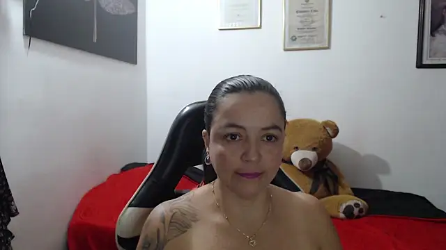 Snapshot of katty_lorens chatting on 05/16/26, 11:25 katty lorens online show from 05/16/26, 11:25